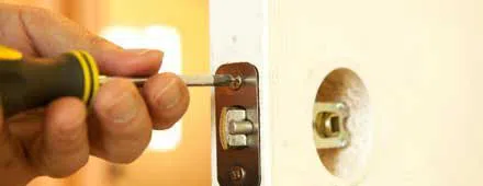 Affordable Locksmith Services Chesapeake, VA 757-255-6073 - 24-hour-lock-key-01
