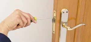 Affordable Locksmith Services Chesapeake, VA 757-255-6073 - trunk-unlock-01